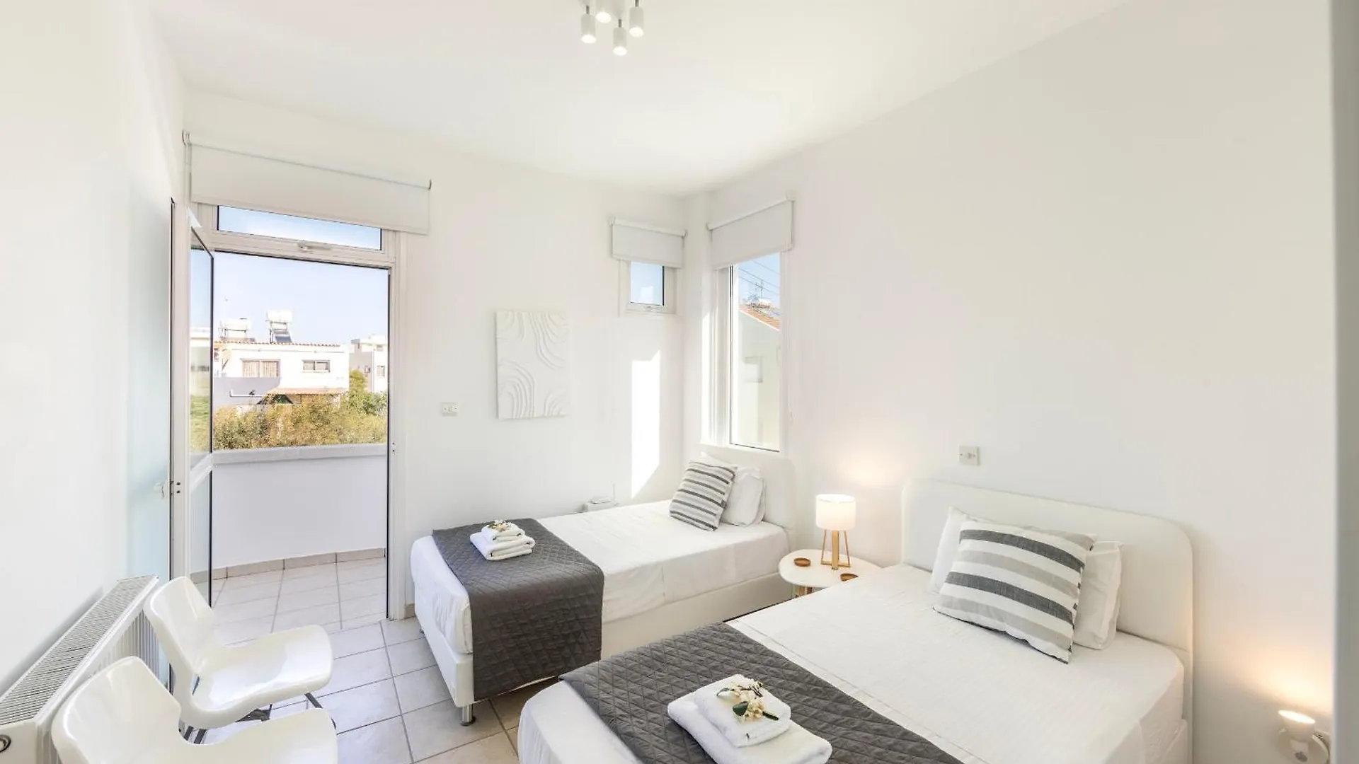 Faros Seaside Villa Larnaca ペルボニア