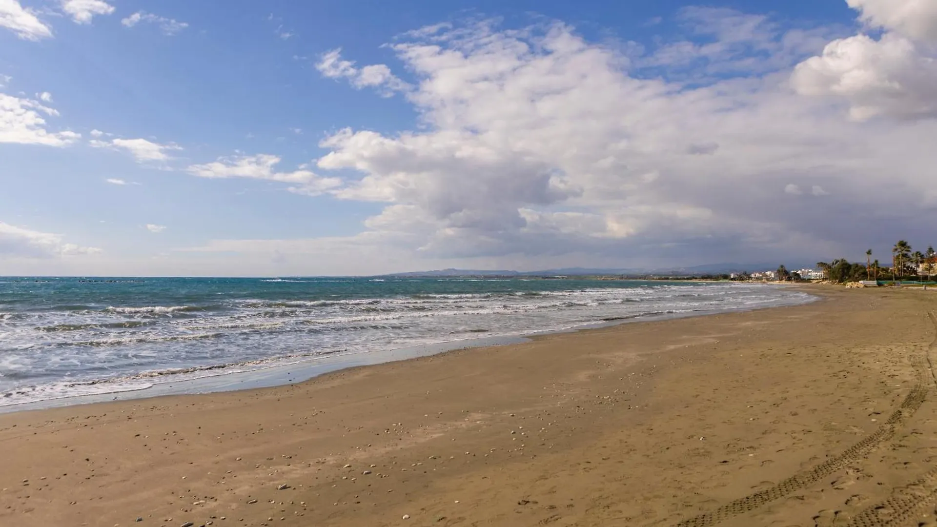 Faros Seaside Villa Larnaca ペルボニア