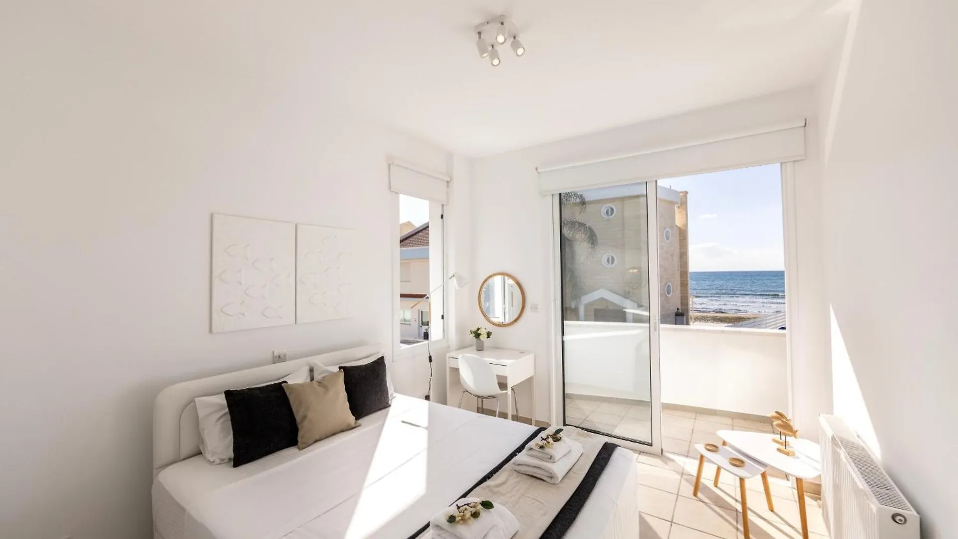 Faros Seaside Villa Larnaca ペルボニア キプロス