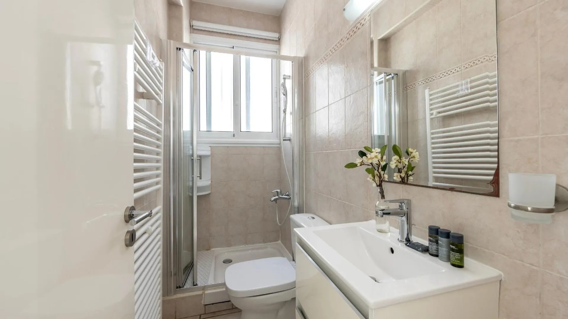 Faros Seaside Villa Larnaca ペルボニア
