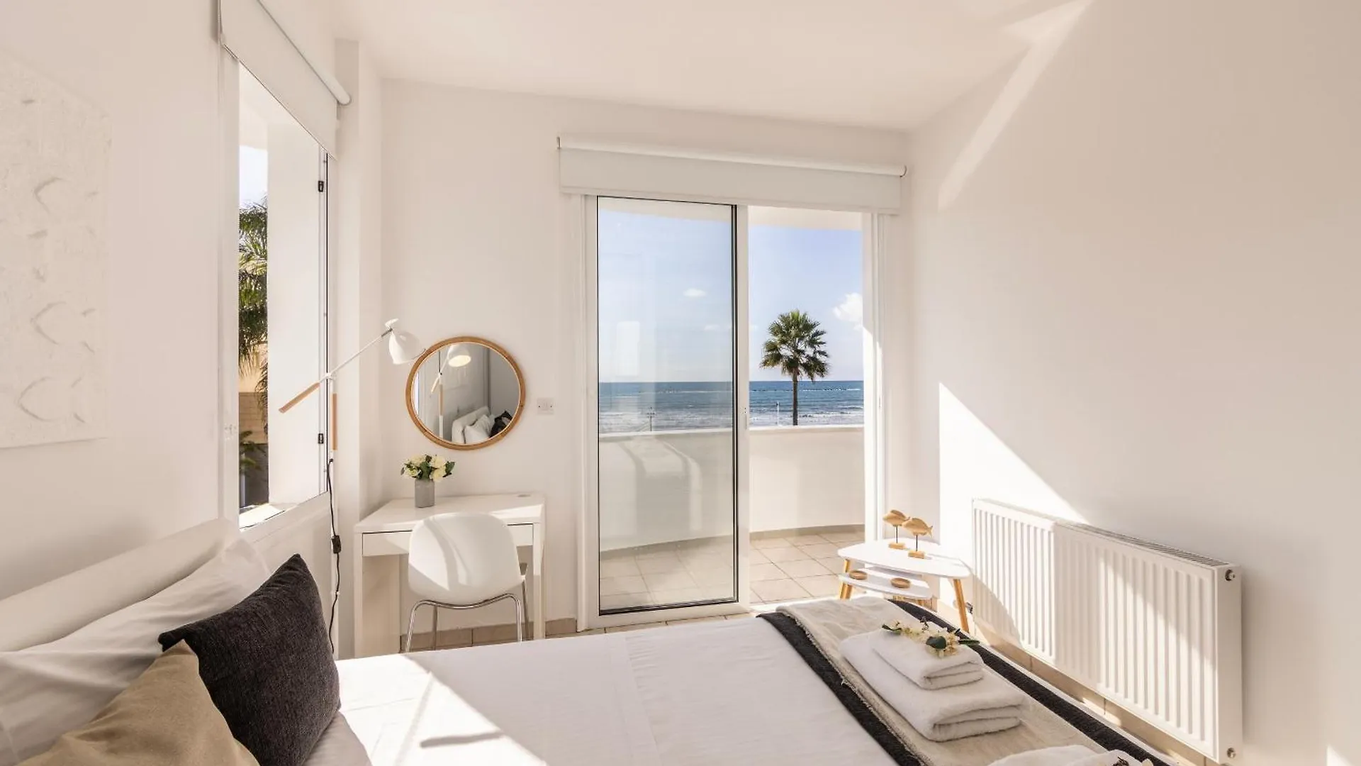 Faros Seaside Villa Larnaca ペルボニア キプロス