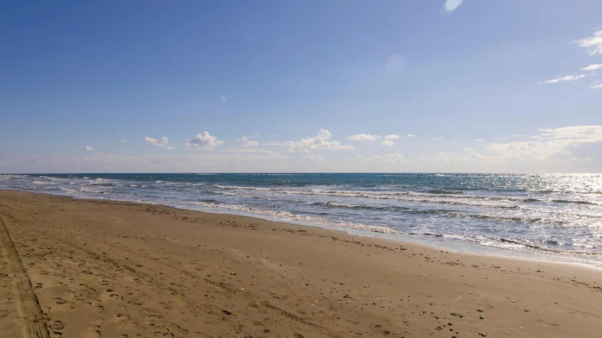 Faros Seaside Villa Larnaca ペルボニア