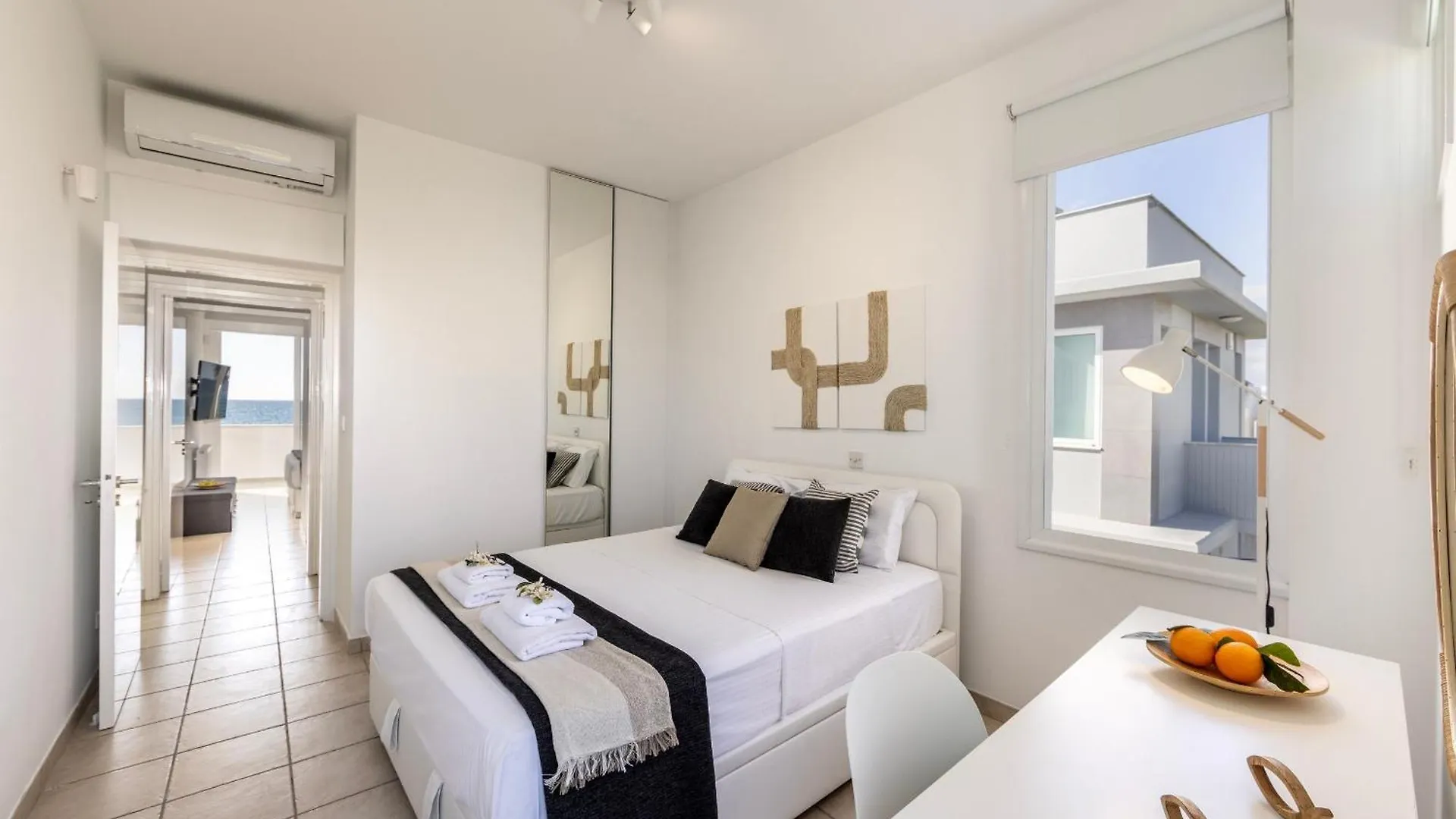 Faros Seaside Villa Larnaca ペルボニア