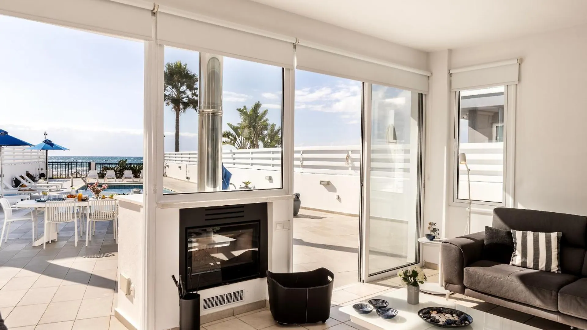 Faros Seaside Villa Larnaca ペルボニア
