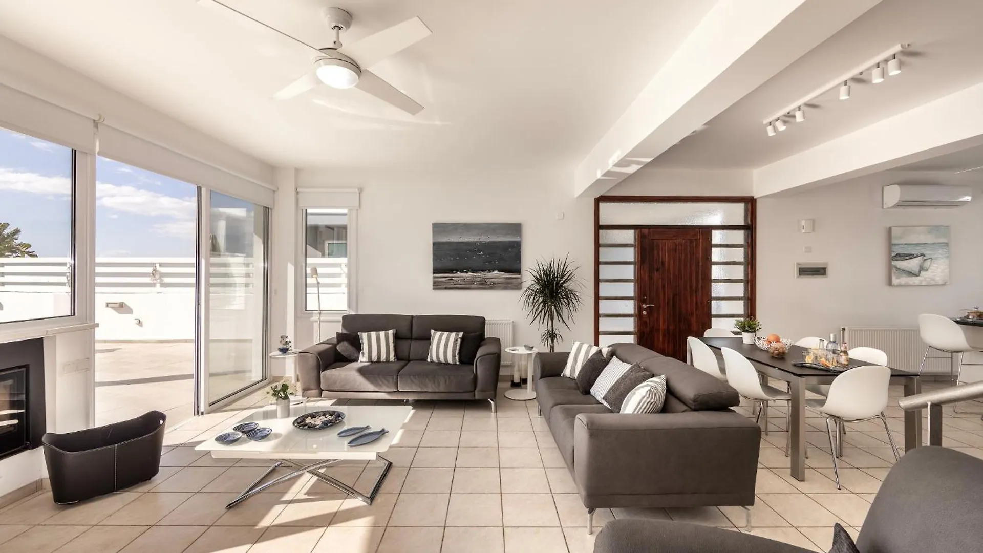 Faros Seaside Villa Larnaca ペルボニア 0*,