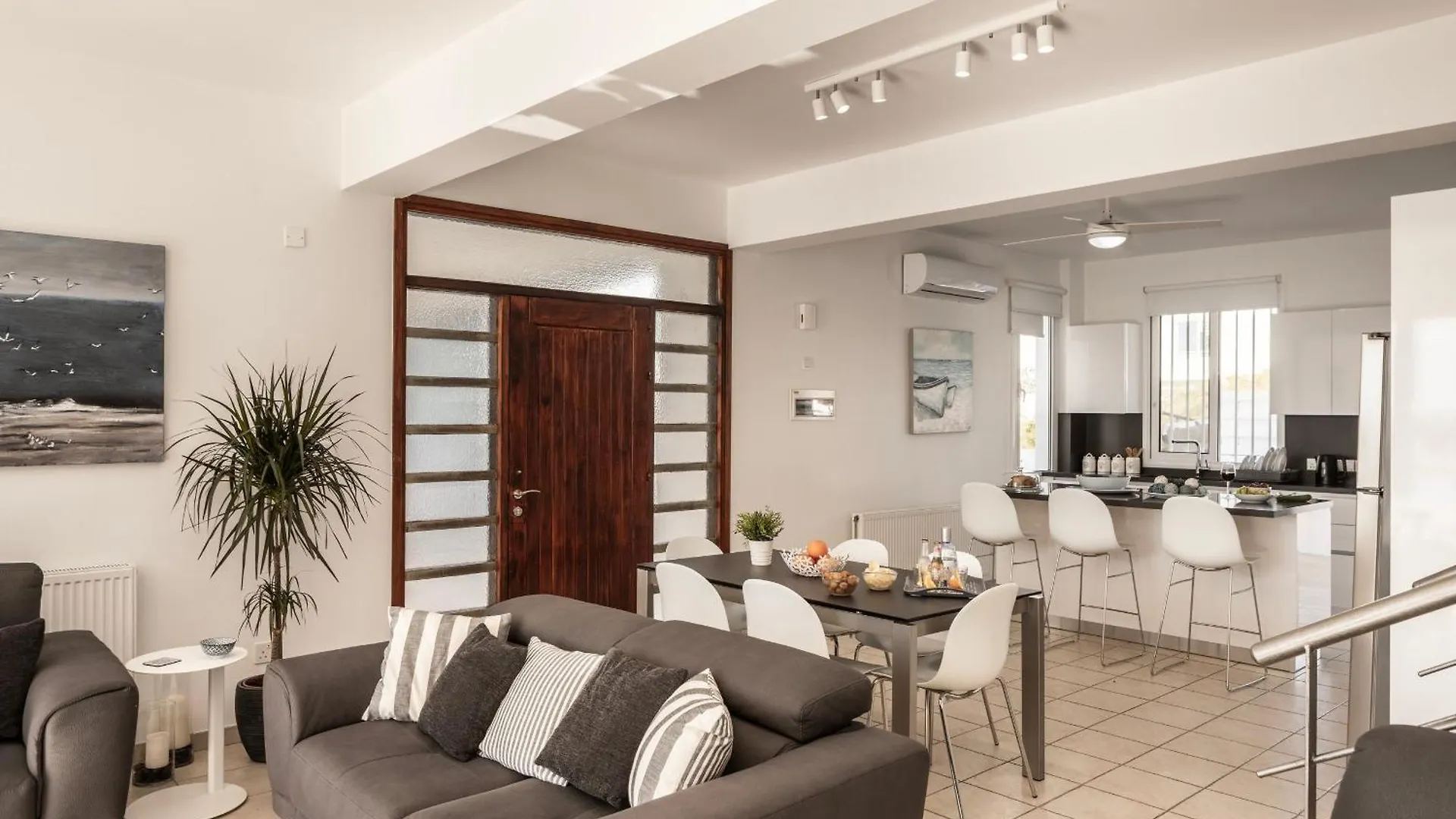 Faros Seaside Villa Larnaca ペルボニア キプロス