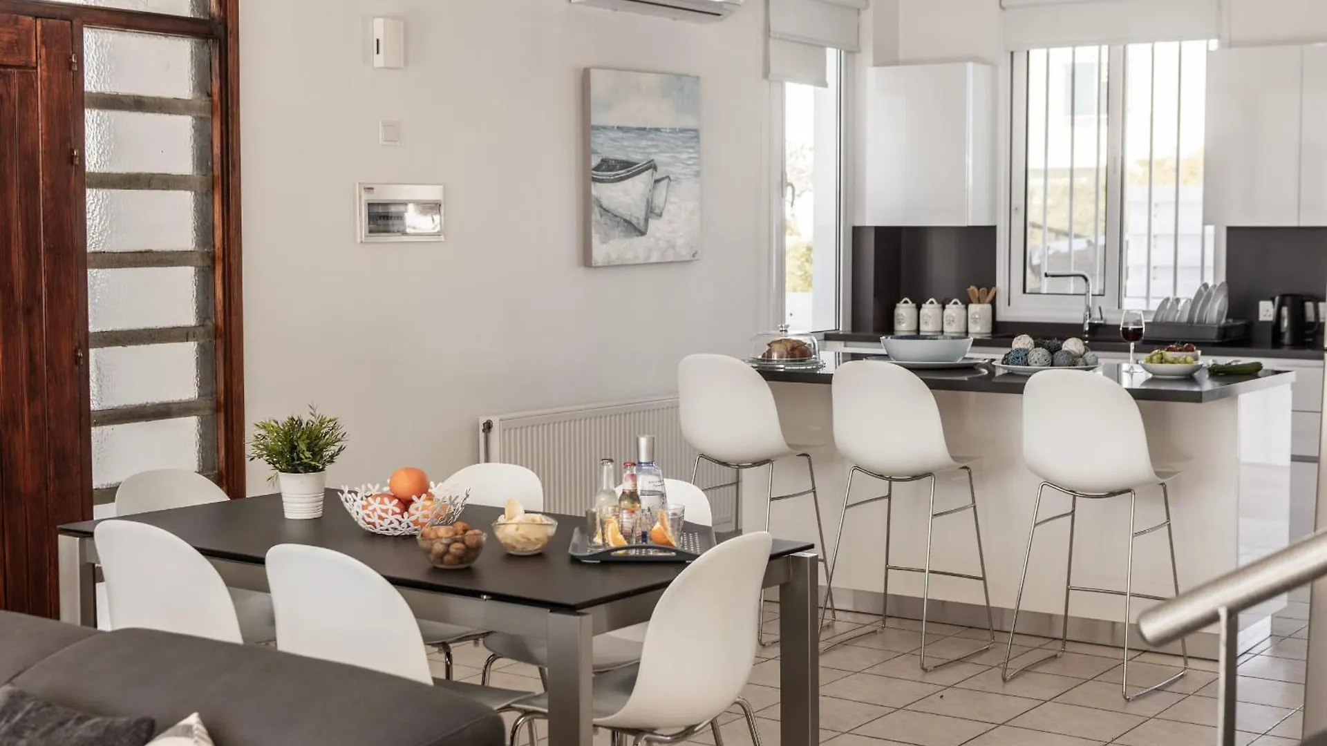 Faros Seaside Villa Larnaca ペルボニア