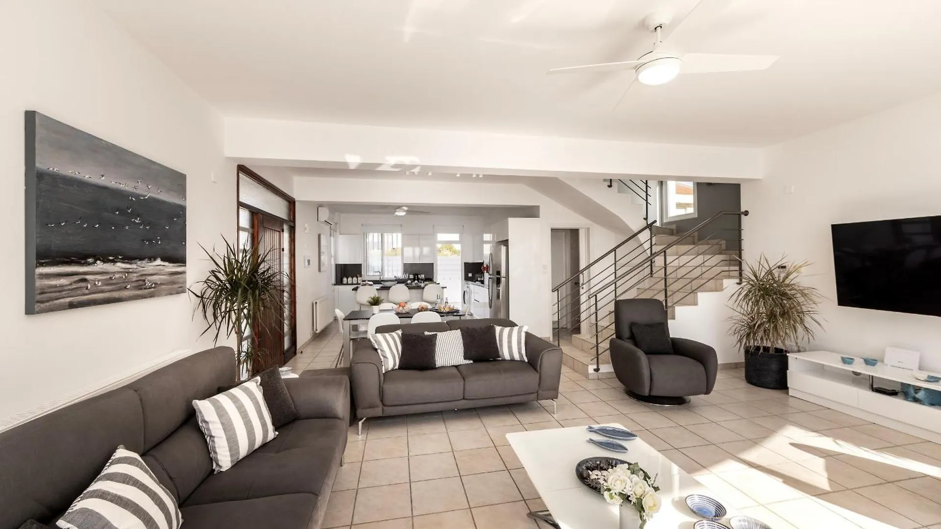 Faros Seaside Villa Larnaca ペルボニア