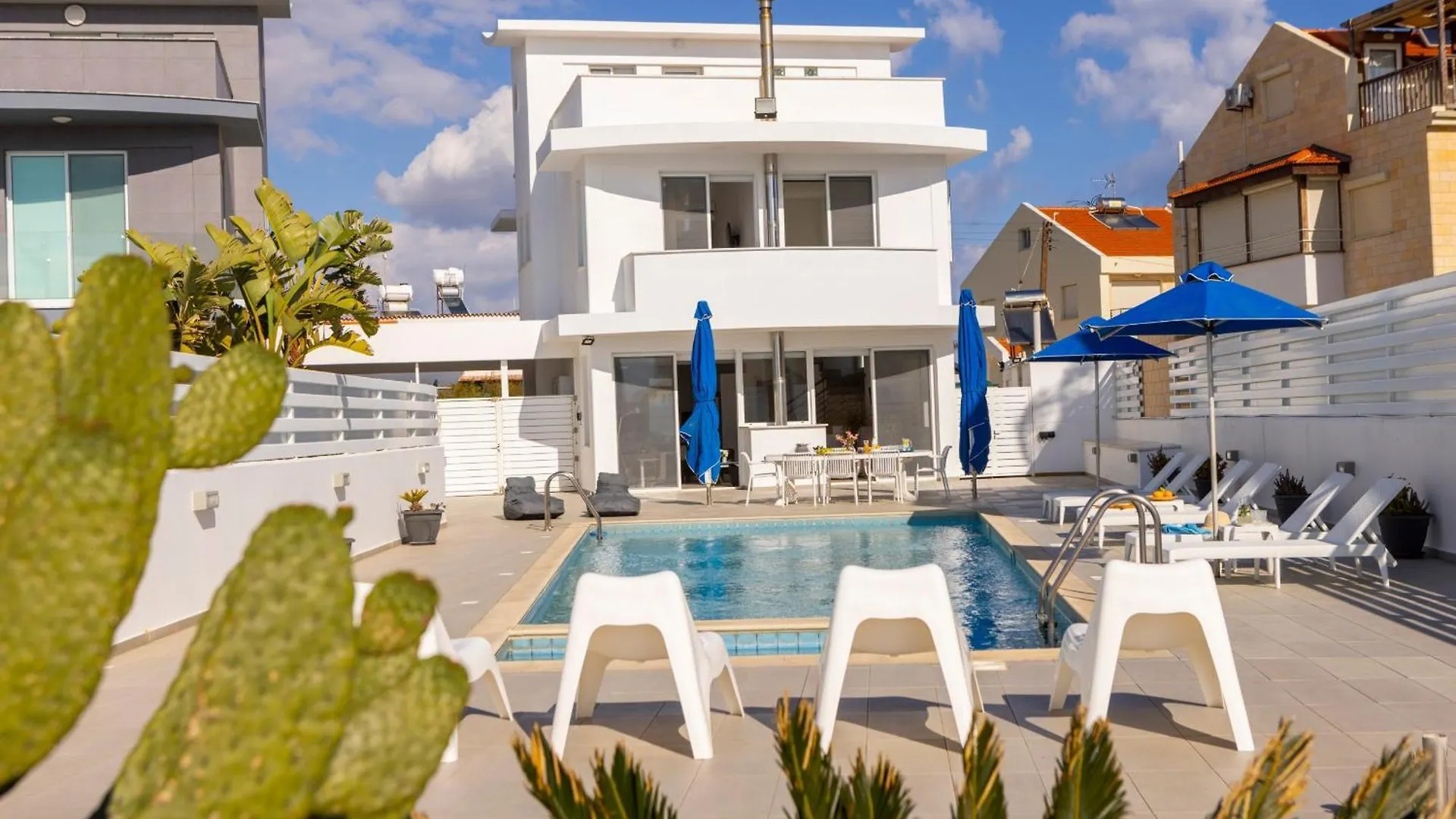 Faros Seaside Villa Larnaca ペルボニア キプロス